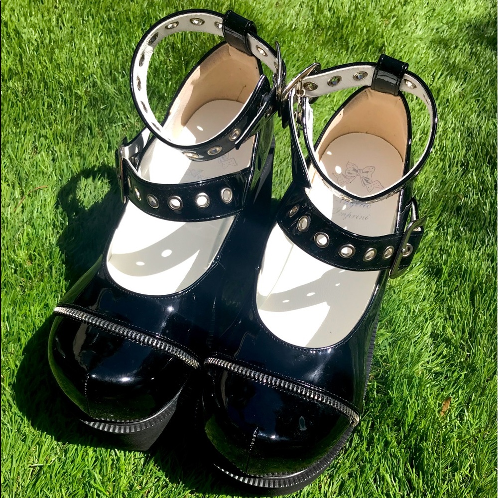 Lolita Platforms